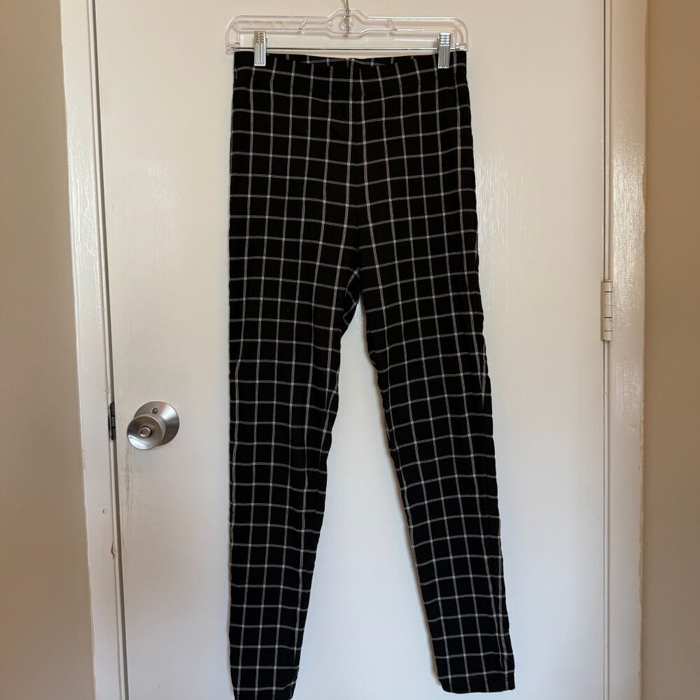 Forever 21 Black & Cream Grid Ankle Pants - Size Medium